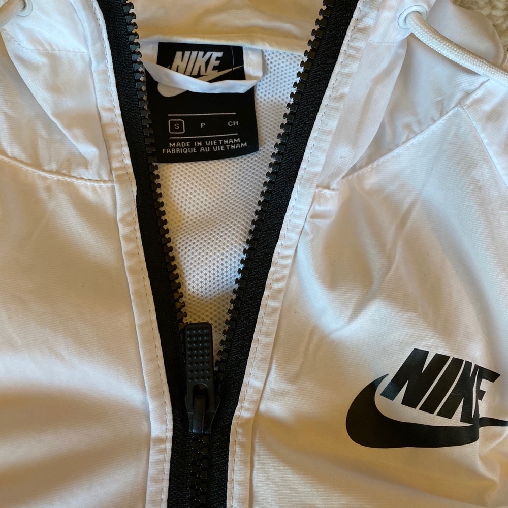 Nike Women's Black and White Jacket - Picture 5 of 5